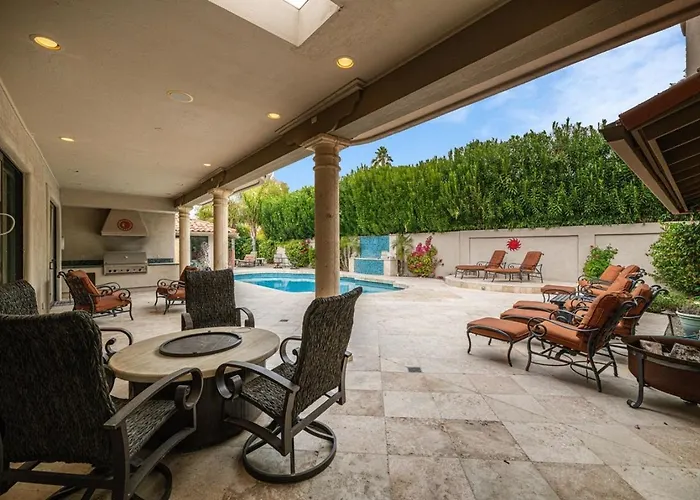 Private Executive Home, Pet Friendly, Walkable Scottsdale
