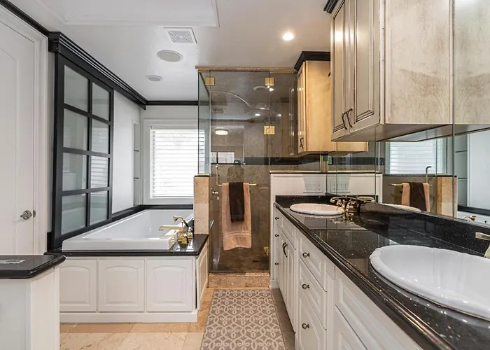 Holiday home Private Executive Home, Pet Friendly, Walkable