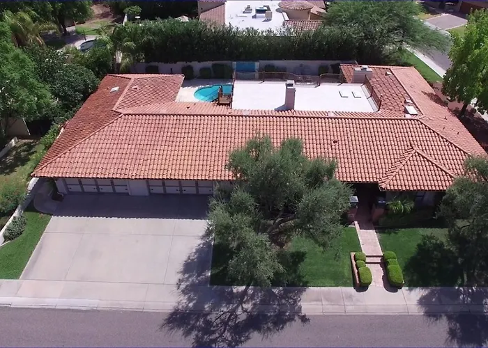Private Executive Home, Pet Friendly, Walkable