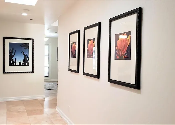 Holiday home Private Executive Home, Pet Friendly, Walkable *