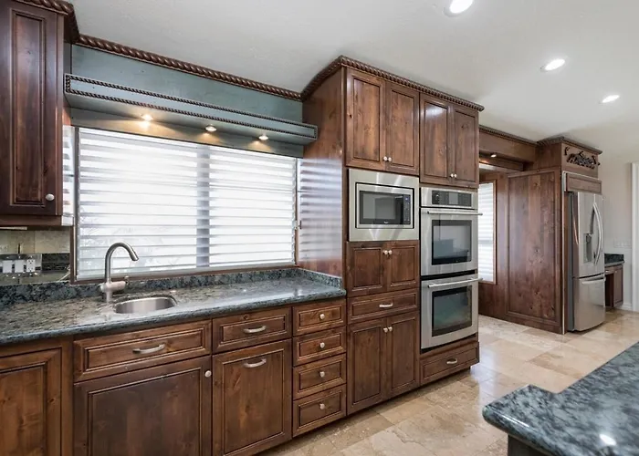 Private Executive Home, Pet Friendly, Walkable * Scottsdale