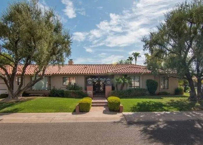 Holiday home Private Executive Home, Pet Friendly, Walkable *
