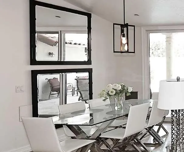 Holiday home Private Executive Home, Pet Friendly, Walkable