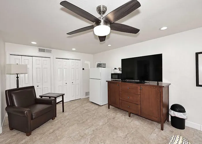 Holiday home Private Executive Home, Pet Friendly, Walkable