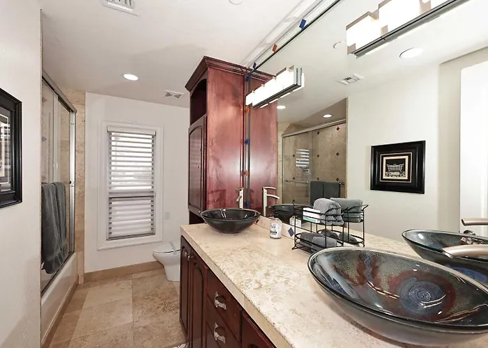 Private Executive Home, Pet Friendly, Walkable Holiday home Scottsdale