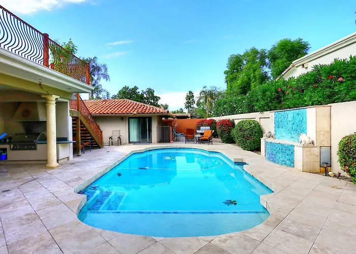Private Executive Home, Pet Friendly, Walkable Scottsdale