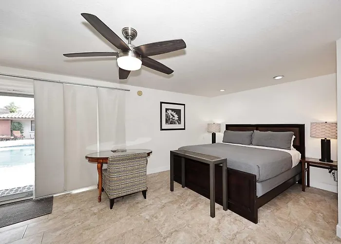 Private Executive Home, Pet Friendly, Walkable * Scottsdale